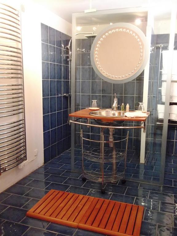 La Bastide Du Vallon Guest House Saumane-de-Vaucluse Room photo