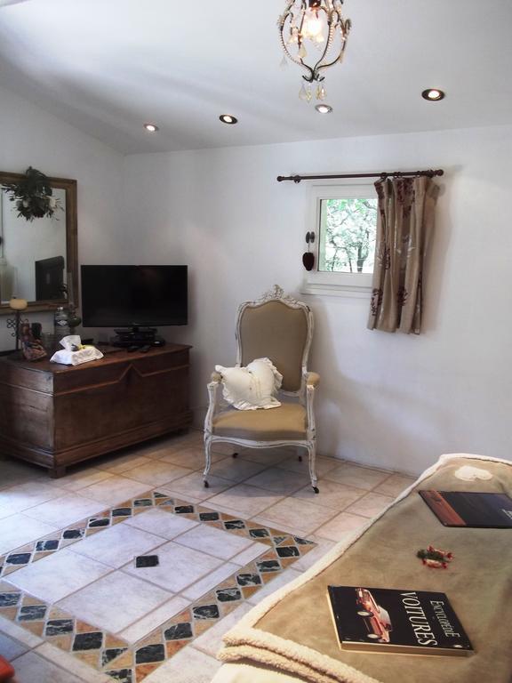 La Bastide Du Vallon Guest House Saumane-de-Vaucluse Room photo
