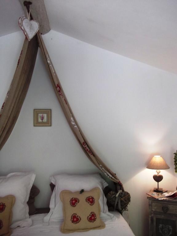 La Bastide Du Vallon Guest House Saumane-de-Vaucluse Room photo