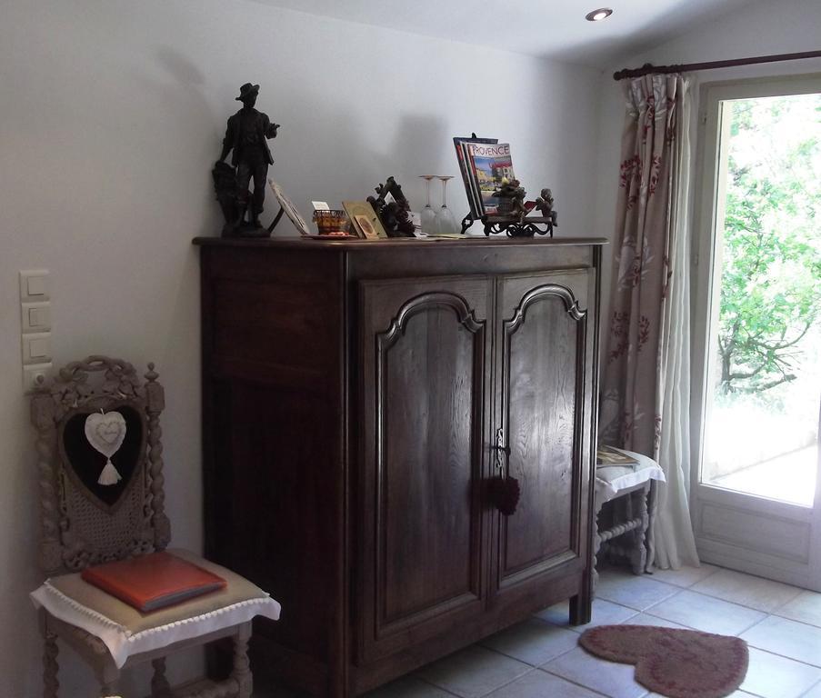 La Bastide Du Vallon Guest House Saumane-de-Vaucluse Room photo