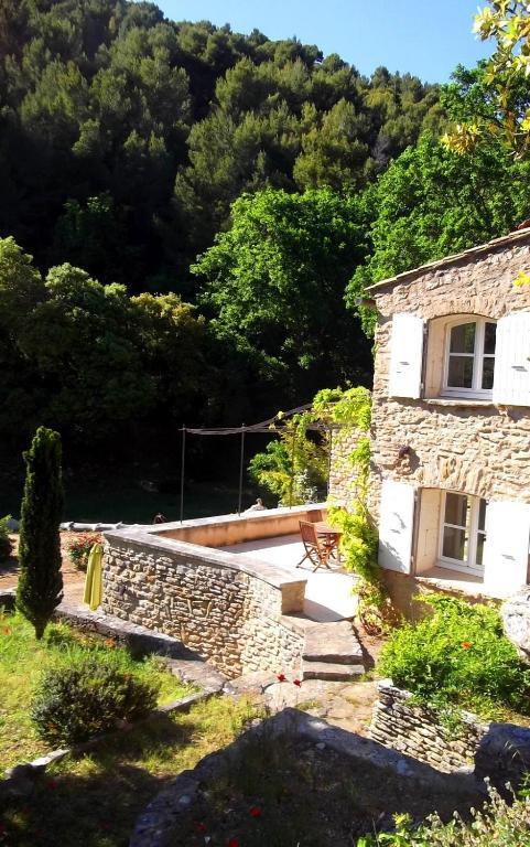 La Bastide Du Vallon Guest House Saumane-de-Vaucluse Exterior photo