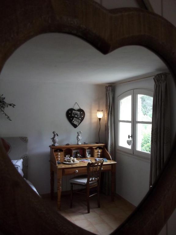 La Bastide Du Vallon Guest House Saumane-de-Vaucluse Room photo